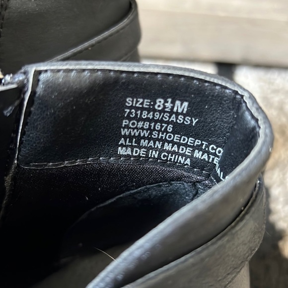 Boots - Picture 3 of 5